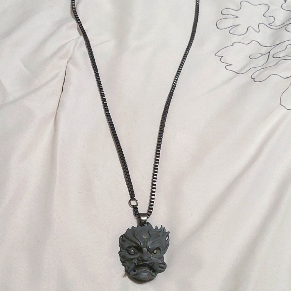 Oni chain with pendant
